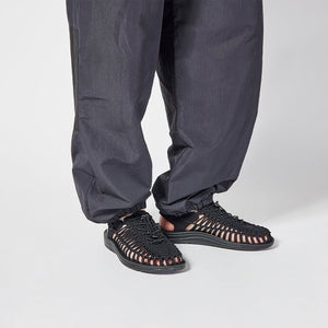 UNEEK Black/Black